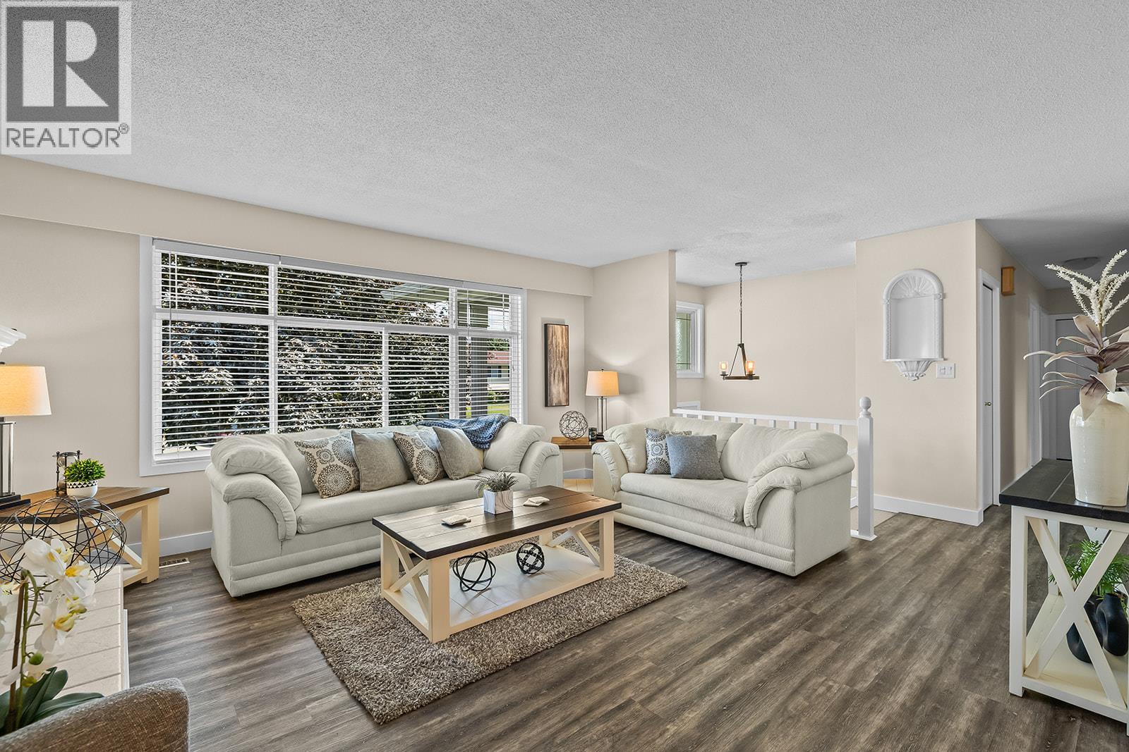 Photo 2 of 1085 Tamarack Drive, Kelowna BC