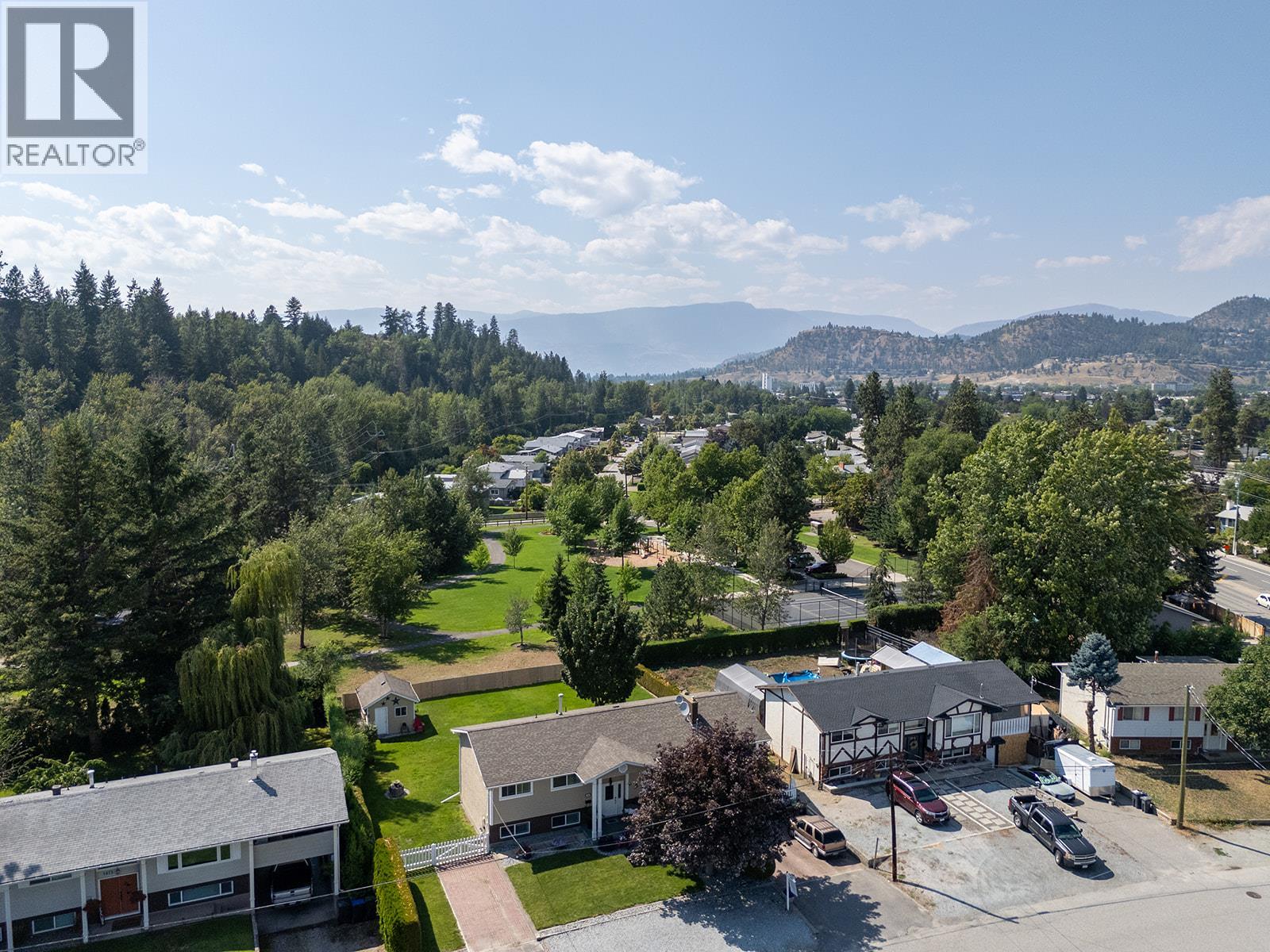 Photo 3 of 1085 Tamarack Drive, Kelowna BC