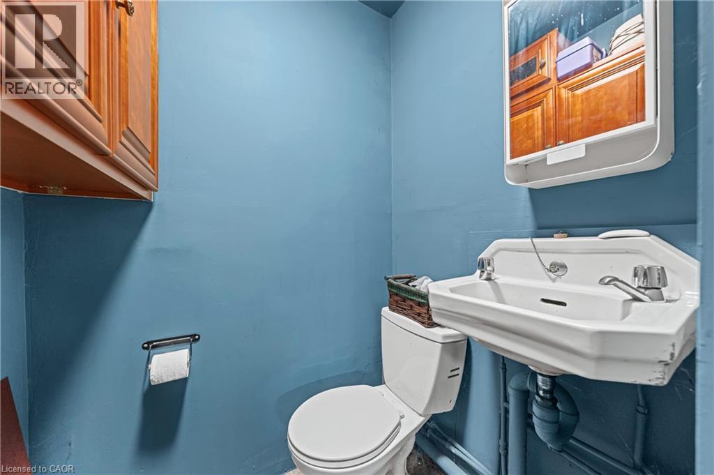 Photo 22 of 854 Guelph Street, Kitchener ON