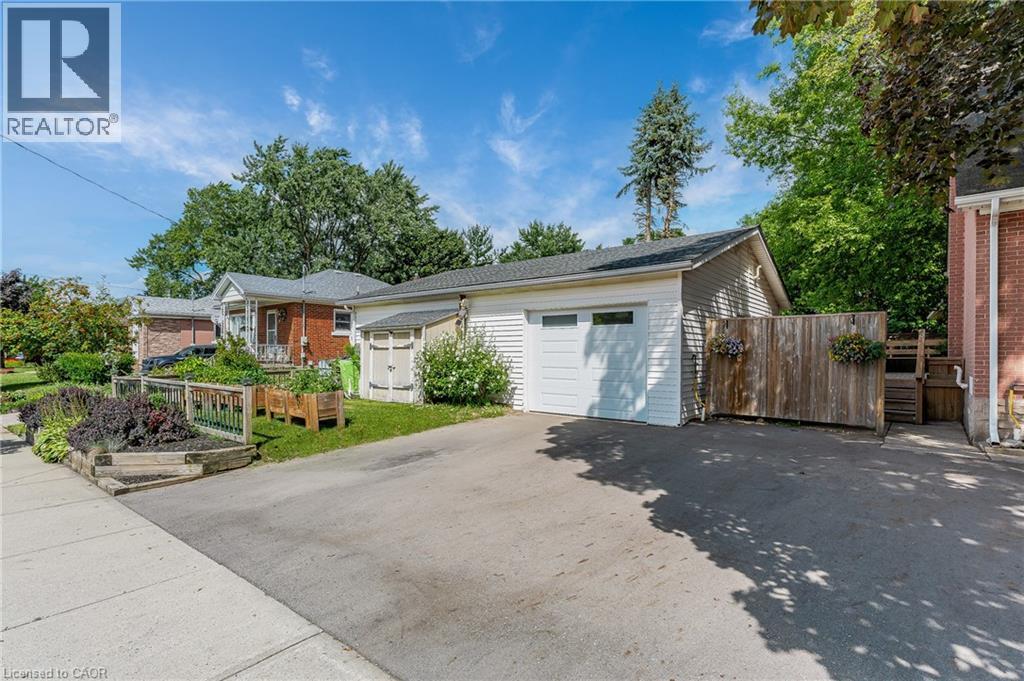 Photo 9 of 854 Guelph Street, Kitchener ON