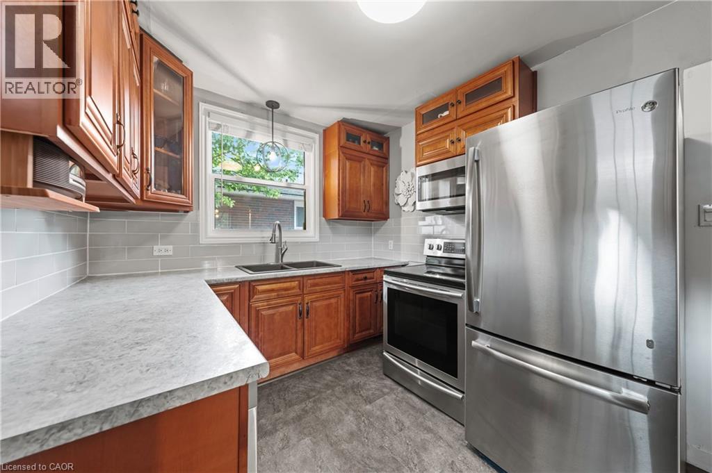 Photo 12 of 854 Guelph Street, Kitchener ON