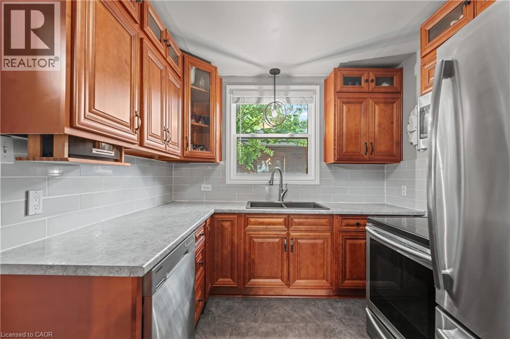 Photo 6 of 854 Guelph Street, Kitchener ON