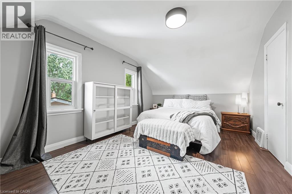 Photo 23 of 854 Guelph Street, Kitchener ON