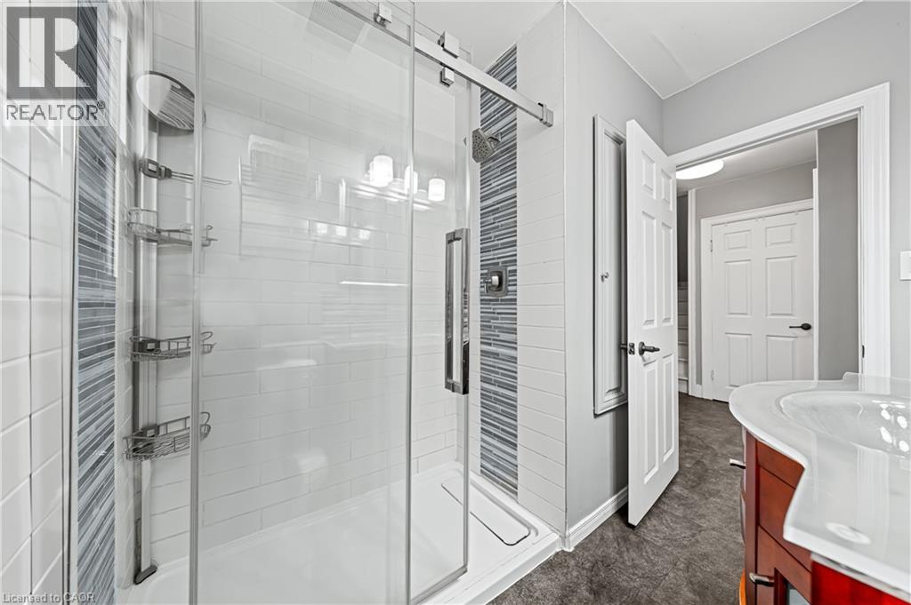 Photo 5 of 854 Guelph Street, Kitchener ON