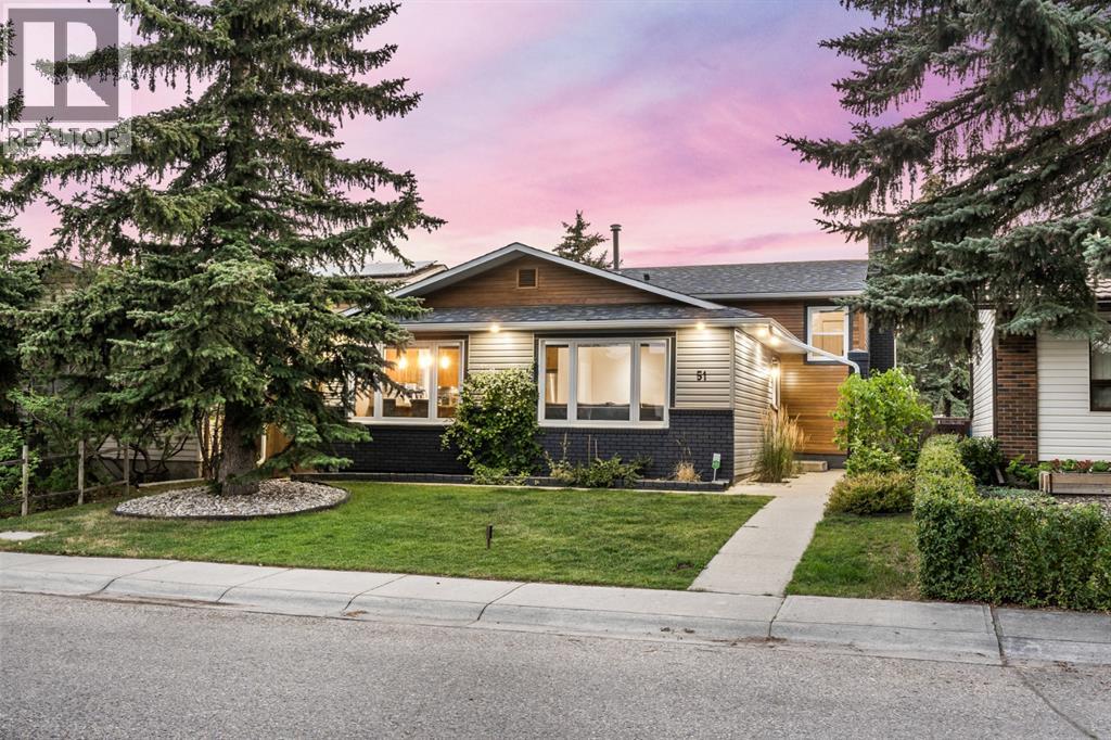 Photo 2 of 51 Whitewood Bay Ne, Calgary AB
