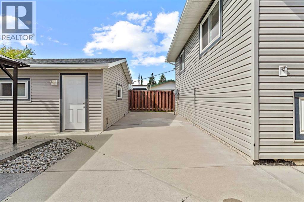 Photo 34 of 51 Whitewood Bay Ne, Calgary AB