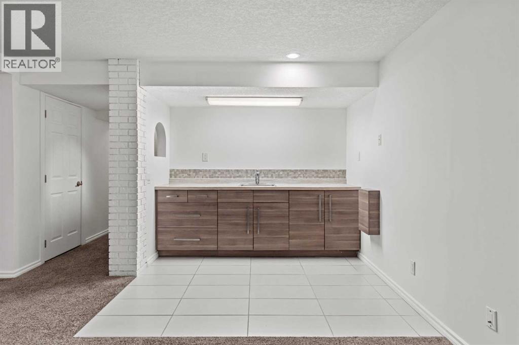 Photo 30 of 51 Whitewood Bay Ne, Calgary AB