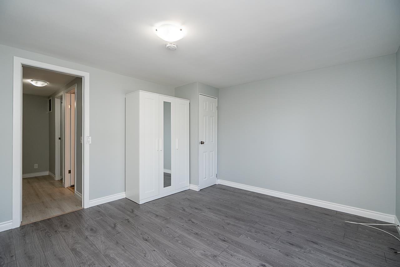 House in Surrey - Image 12