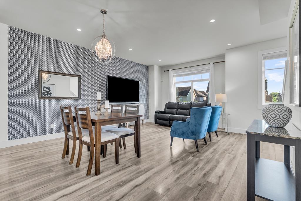 Photo 12 of 10 19239 70 Avenue, Surrey BC