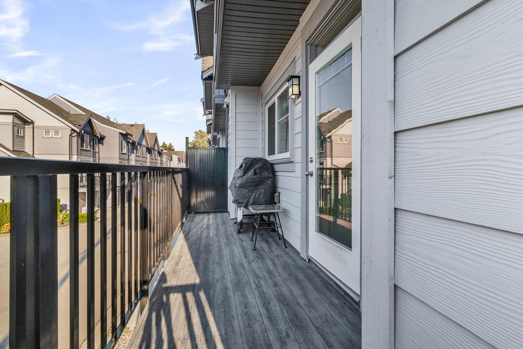 Photo 15 of 10 19239 70 Avenue, Surrey BC