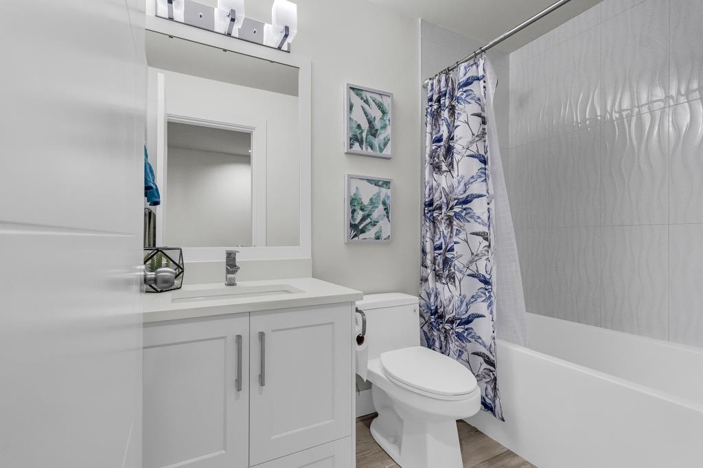 Photo 28 of 10 19239 70 Avenue, Surrey BC