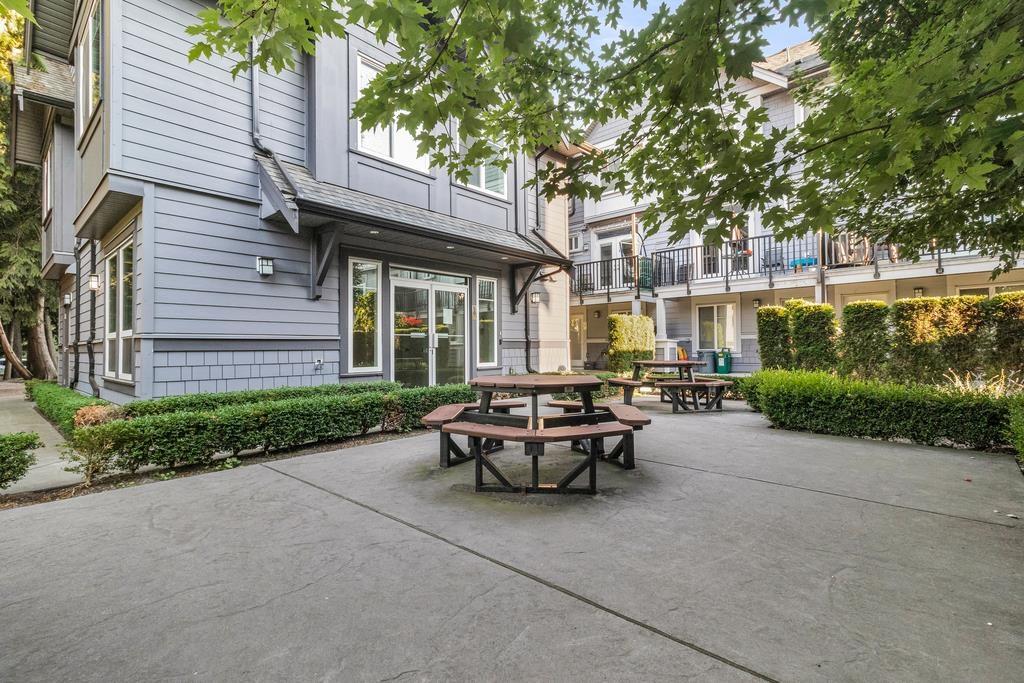 Photo 38 of 10 19239 70 Avenue, Surrey BC