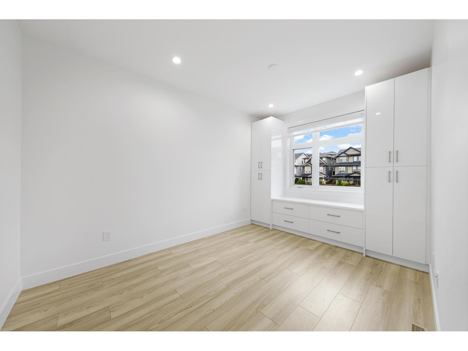 16762 16 AVENUE, Surrey