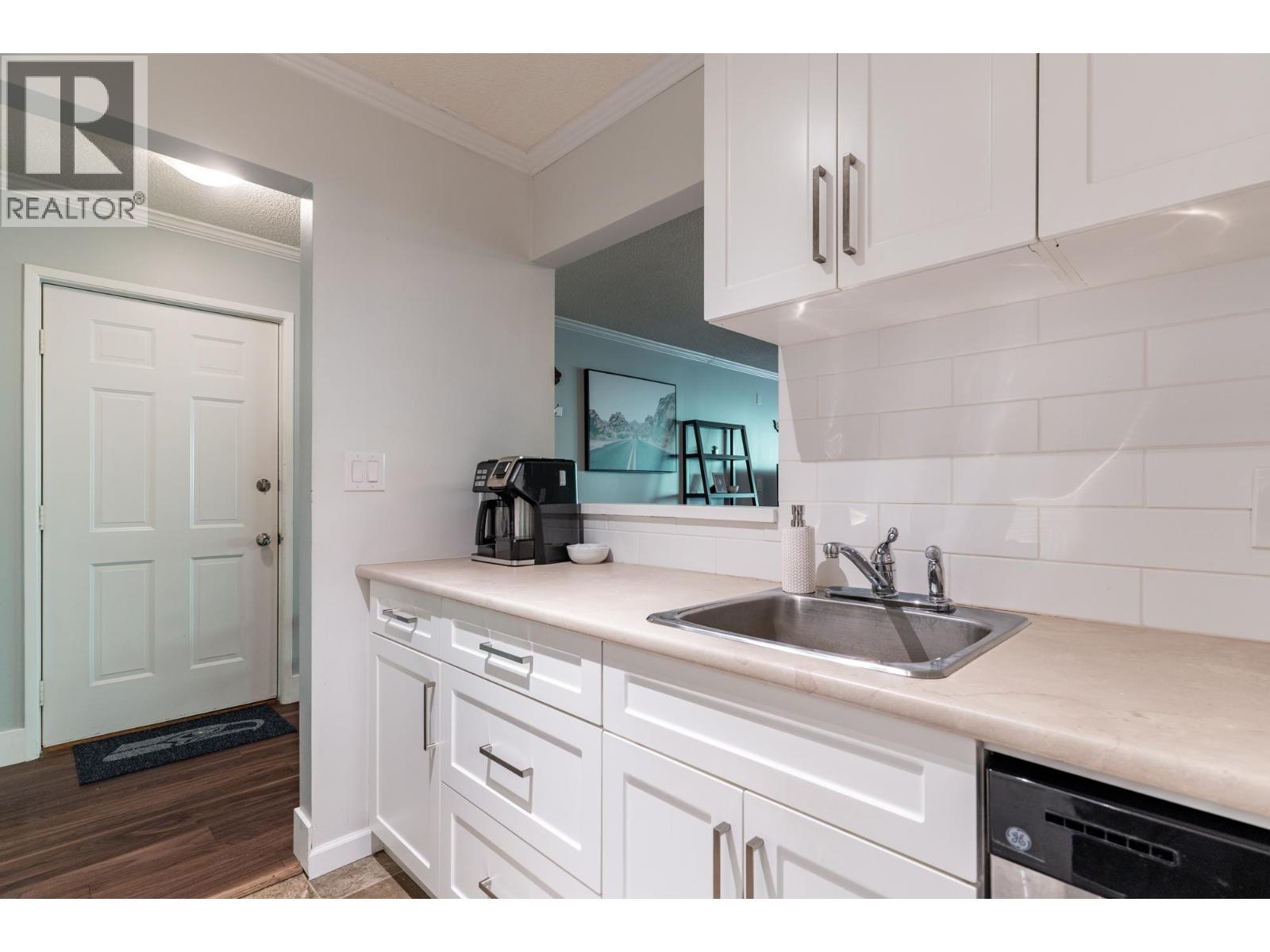 Photo 1 of 252 5421 10 Avenue, Delta BC