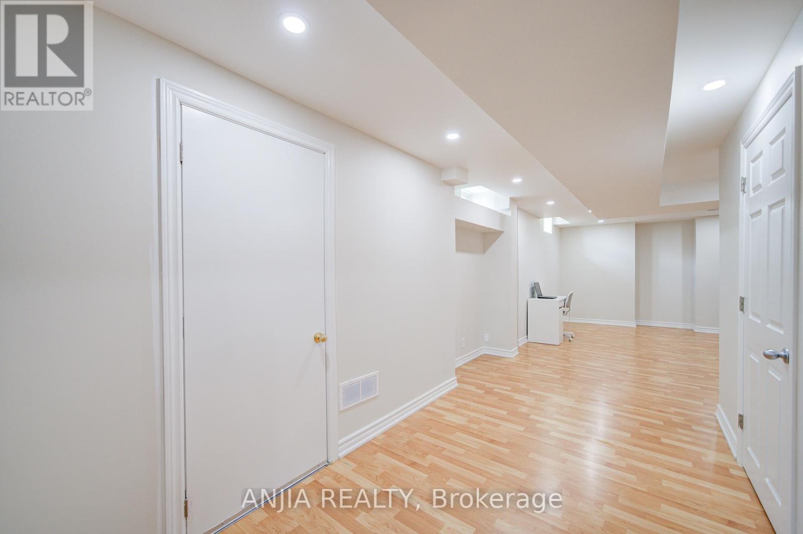 Photo 36 of 4 James Ratcliff Avenue, Whitchurchstouffville ON