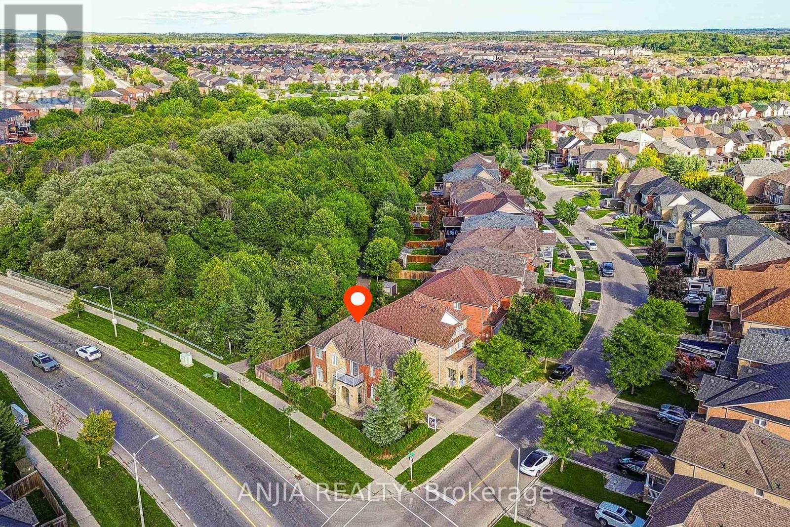 Photo 45 of 4 James Ratcliff Avenue, Whitchurchstouffville ON