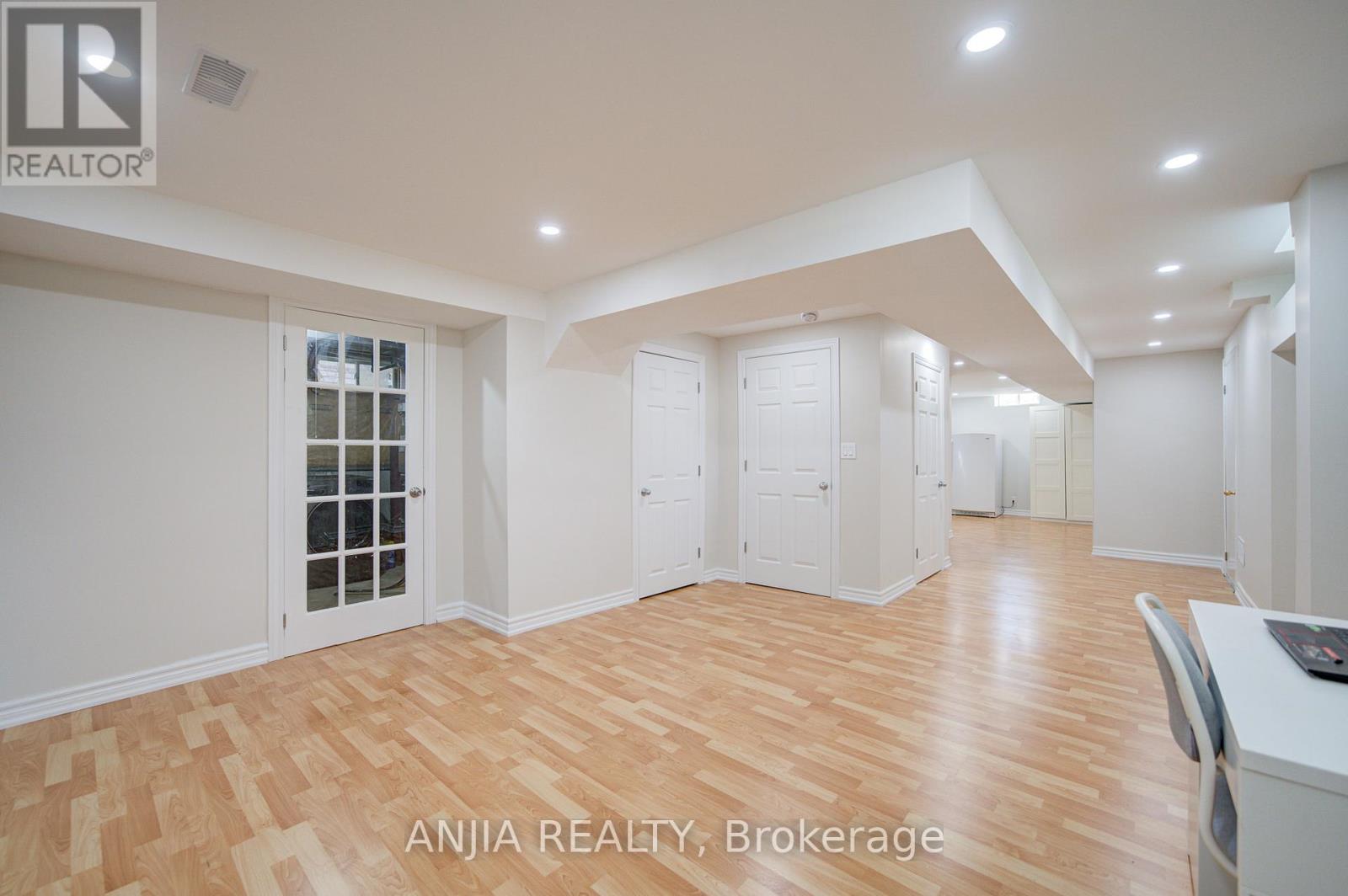 Photo 40 of 4 James Ratcliff Avenue, Whitchurchstouffville ON