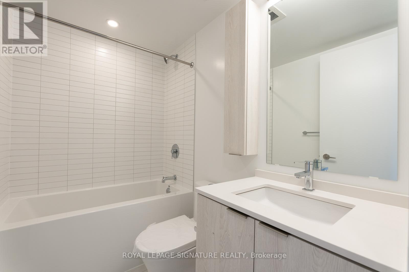 Photo 13 of 807 86 Dundas Street E, Mississauga ON