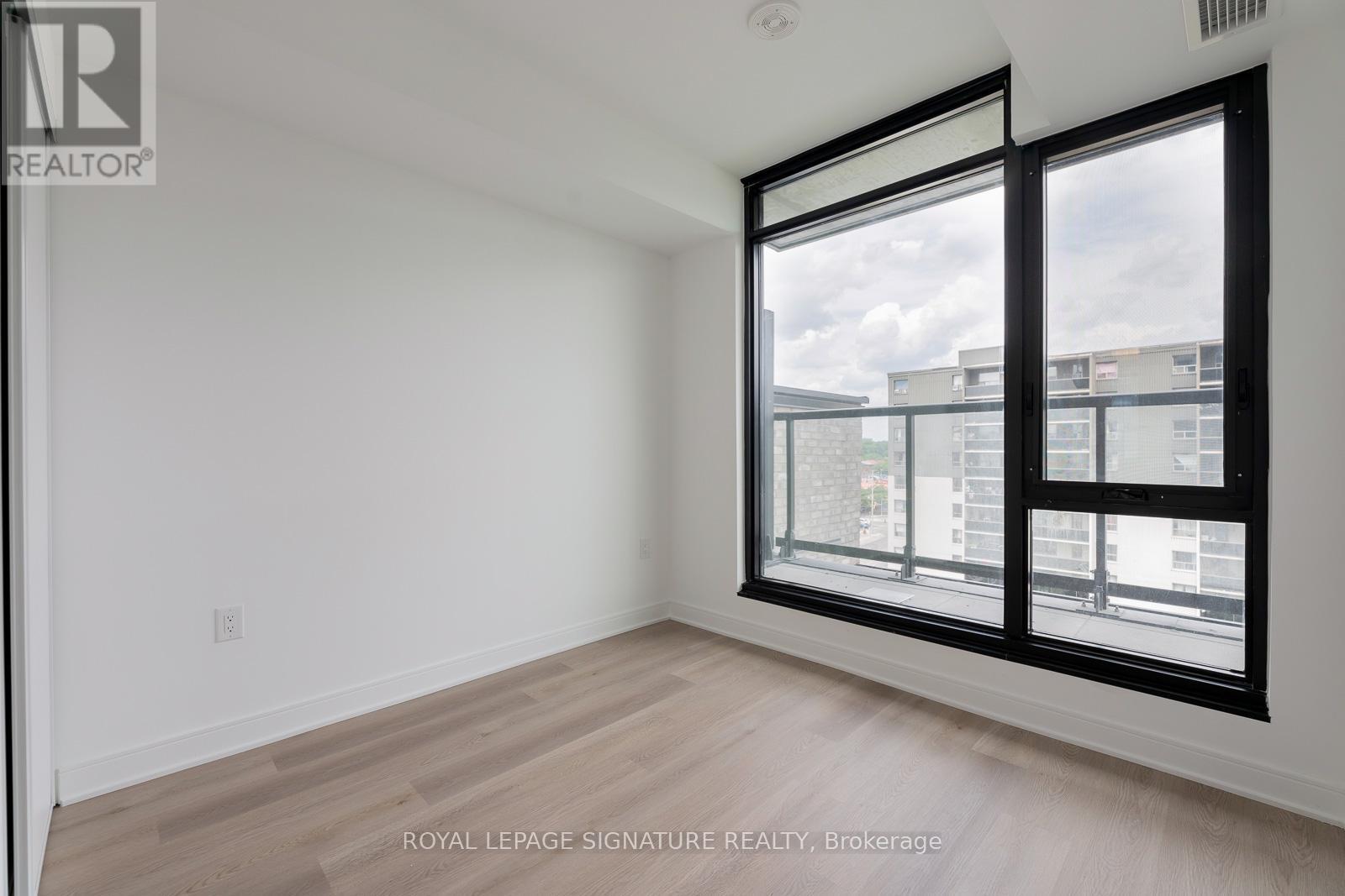 Photo 16 of 807 86 Dundas Street E, Mississauga ON