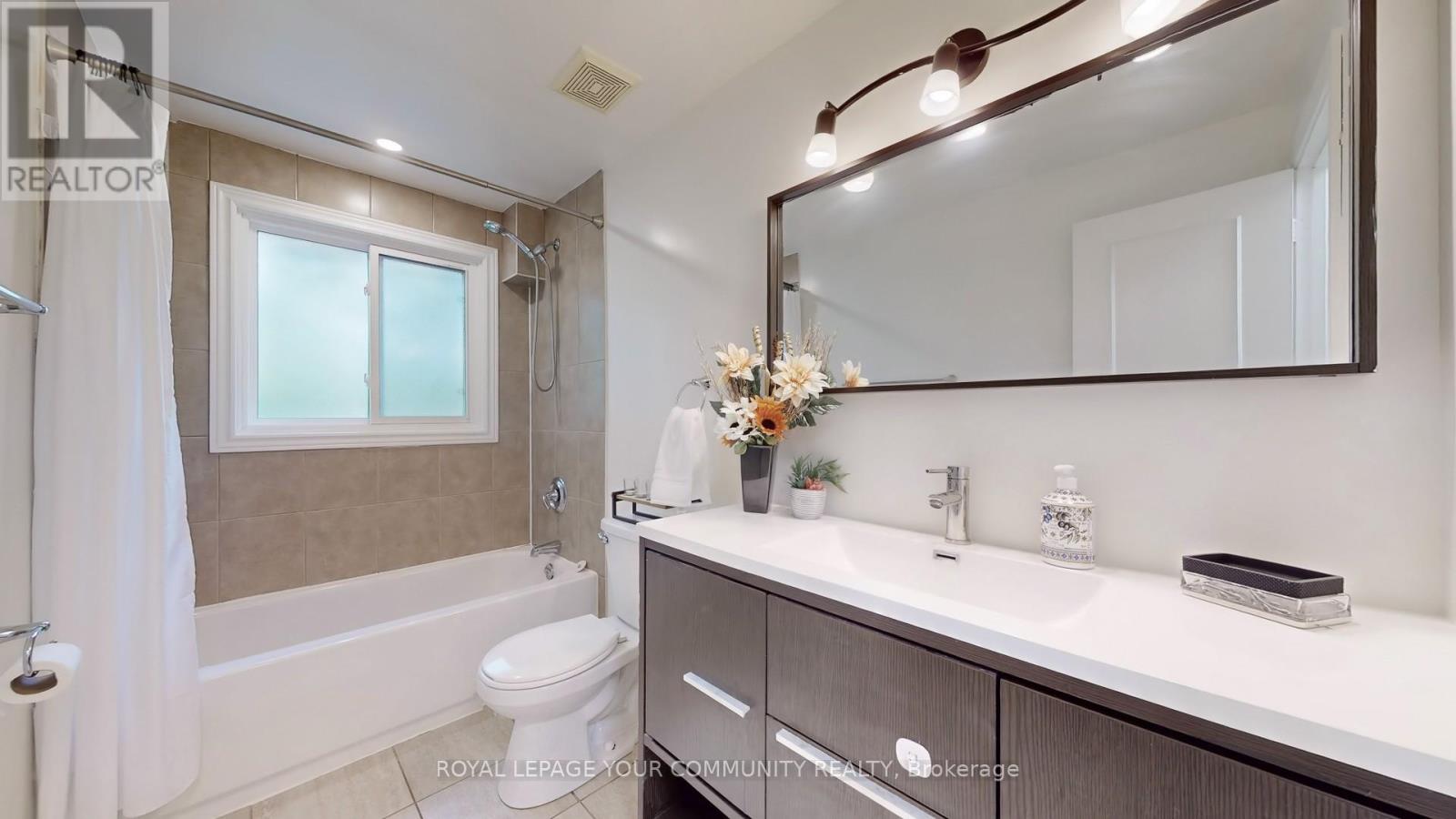 Photo 11 of 57 Bartley Bull Parkway, Brampton ON