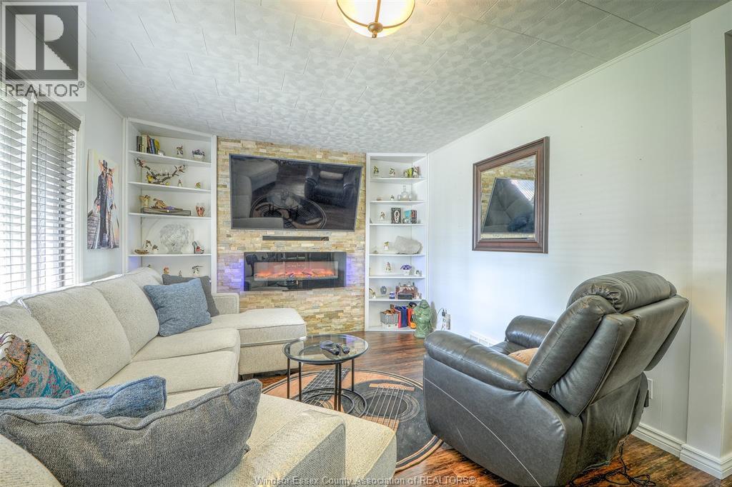 Photo 18 of 1030 Merritt, Windsor ON
