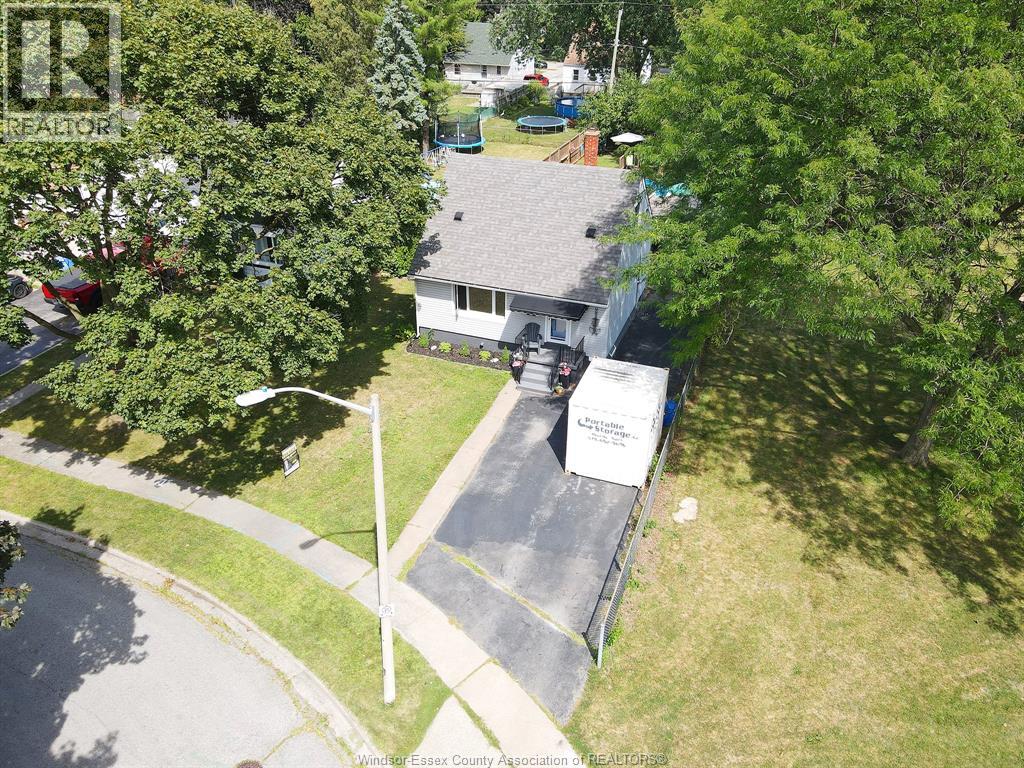Photo 38 of 1030 Merritt, Windsor ON
