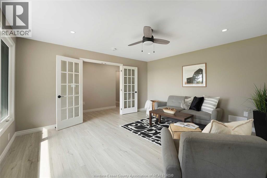 Photo 10 of 1017 Talbot Trail, Wheatley ON