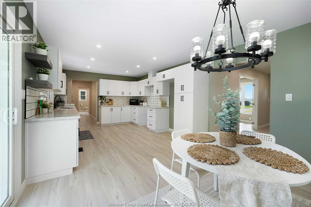 Photo 12 of 1017 Talbot Trail, Wheatley ON