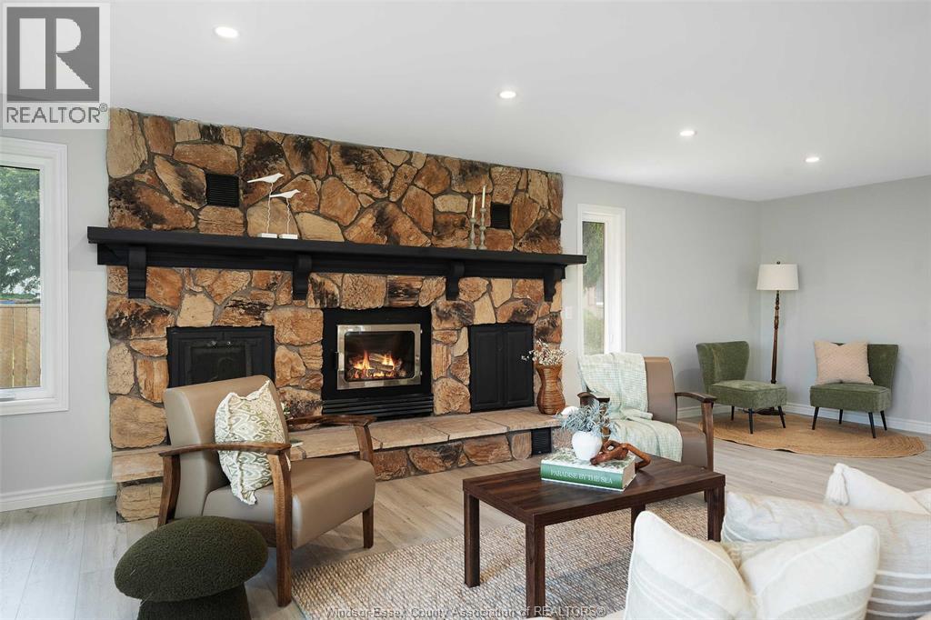 Photo 18 of 1017 Talbot Trail, Wheatley ON