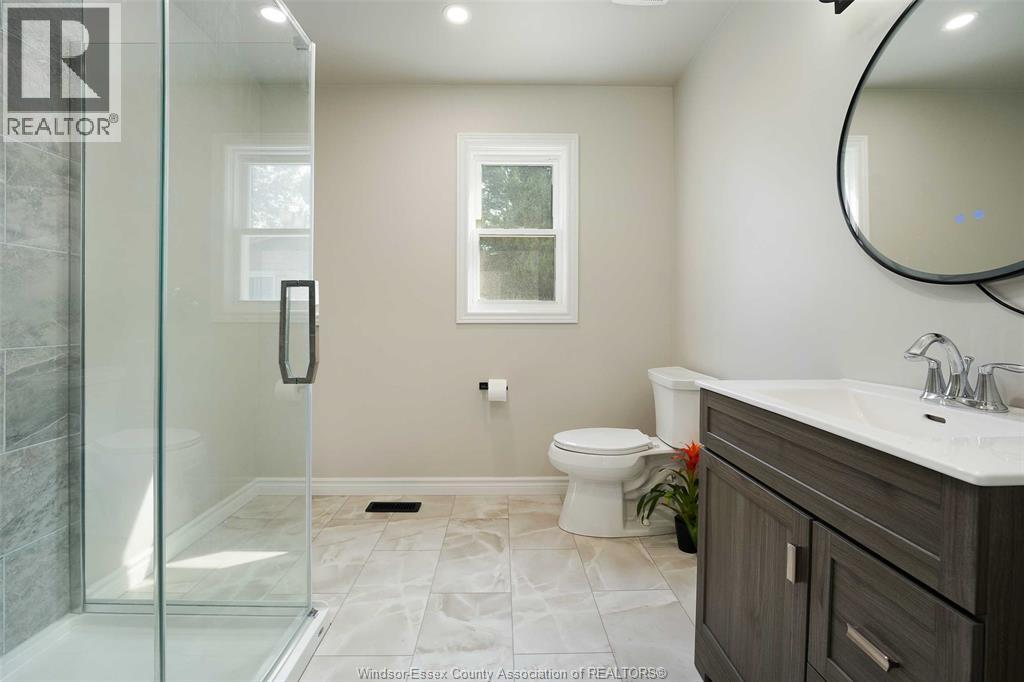 Photo 23 of 1017 Talbot Trail, Wheatley ON