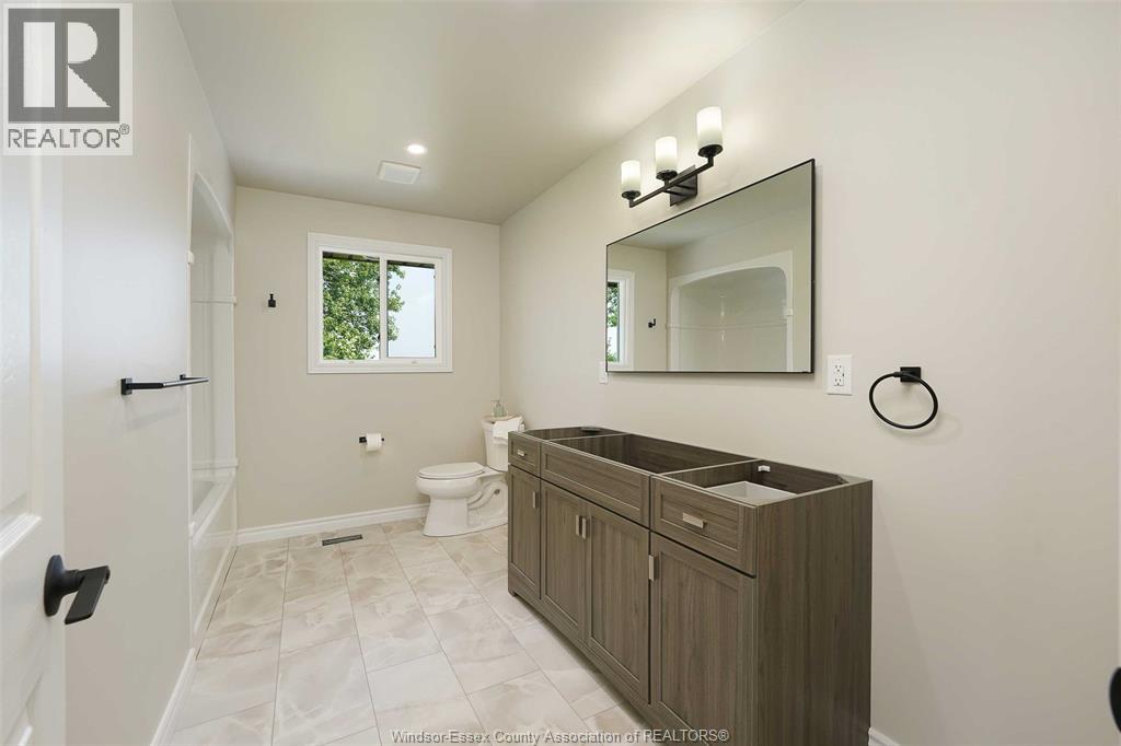 Photo 28 of 1017 Talbot Trail, Wheatley ON