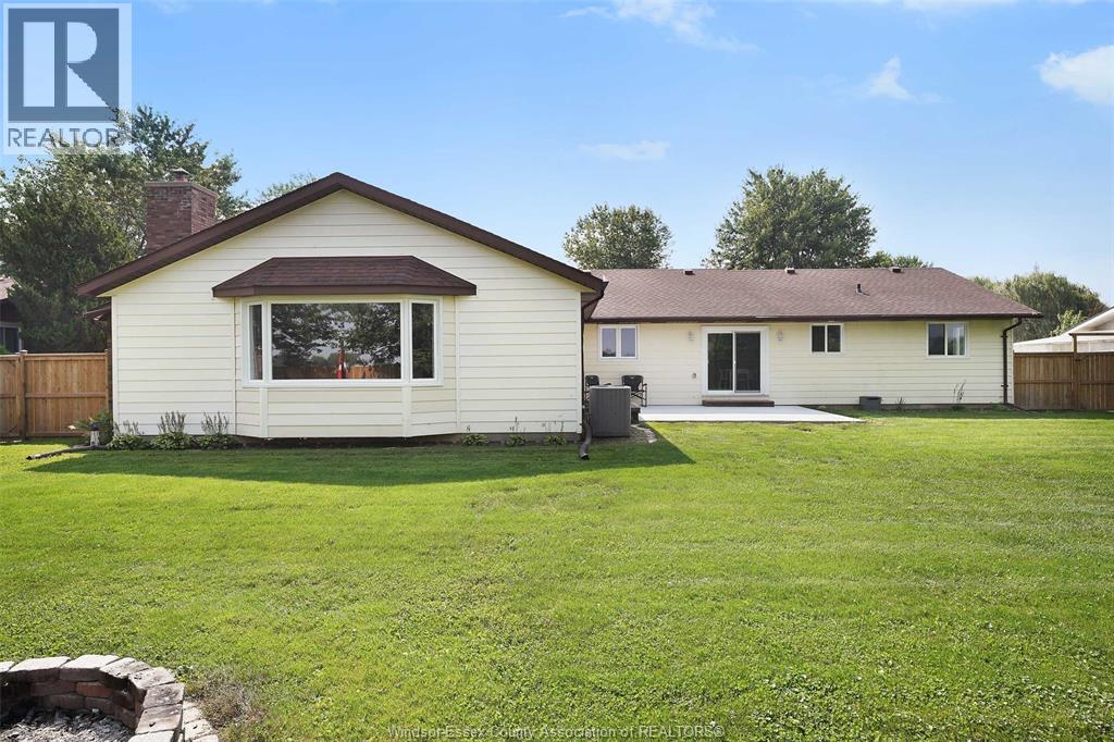 Photo 33 of 1017 Talbot Trail, Wheatley ON