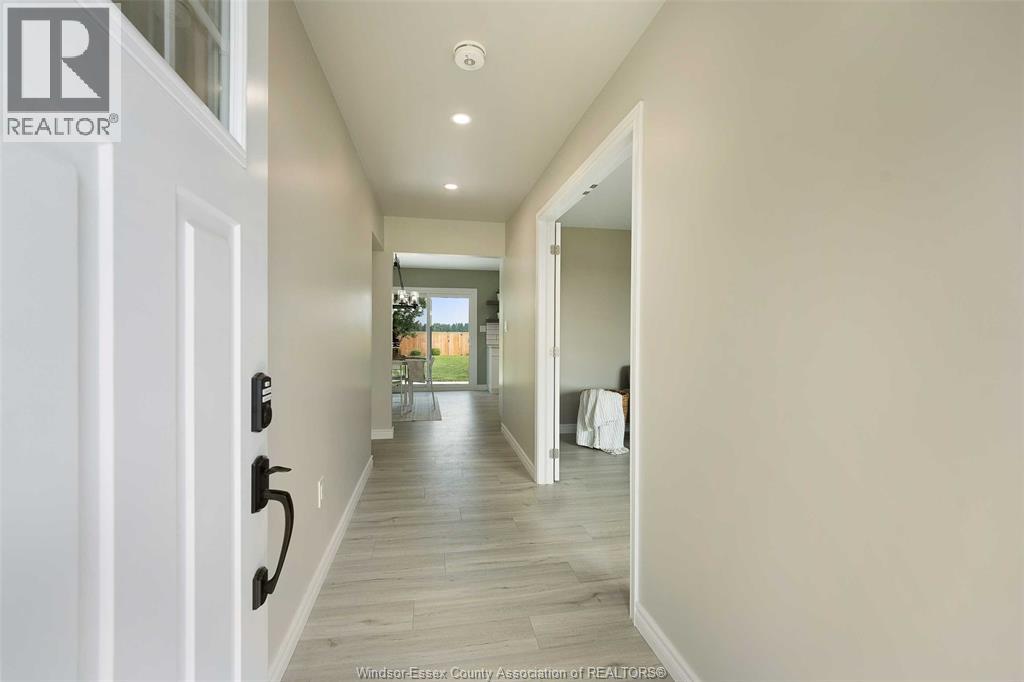 Photo 7 of 1017 Talbot Trail, Wheatley ON