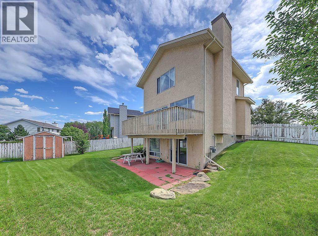 Photo 6 of 154 Sandarac Drive Nw, Calgary AB