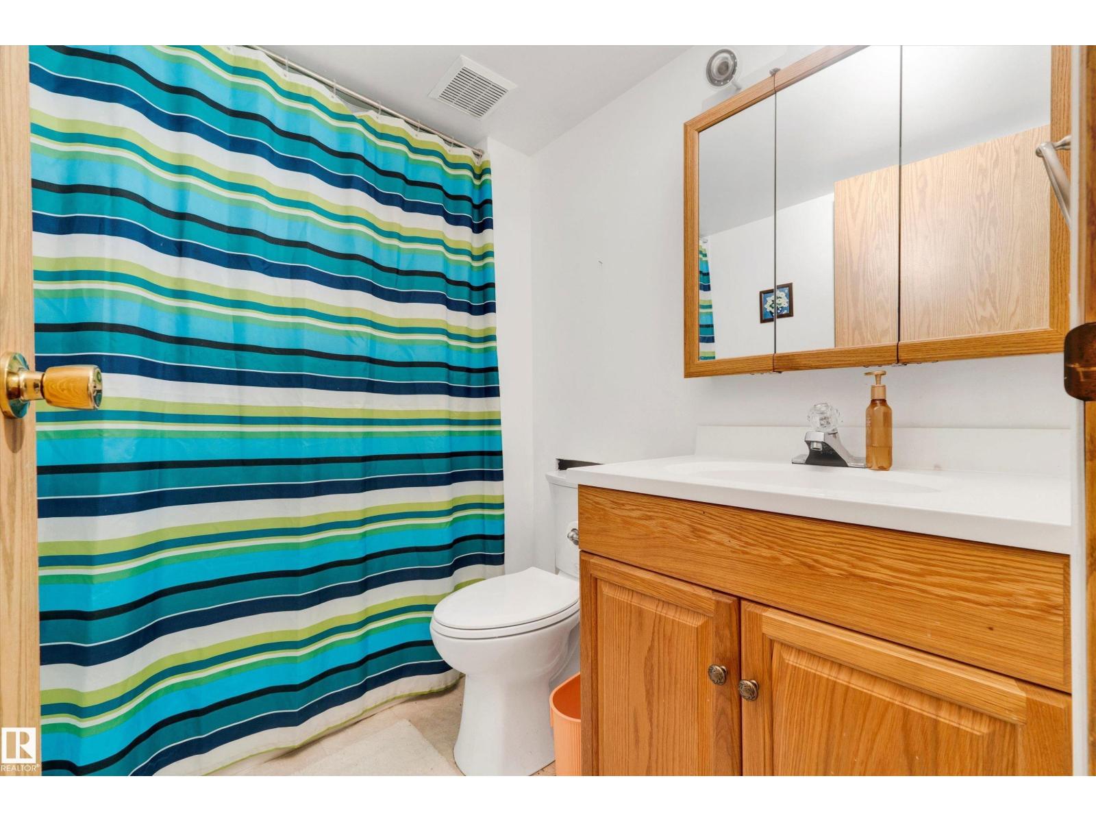 Photo 10 of 6119 156 Av Nw, Edmonton AB