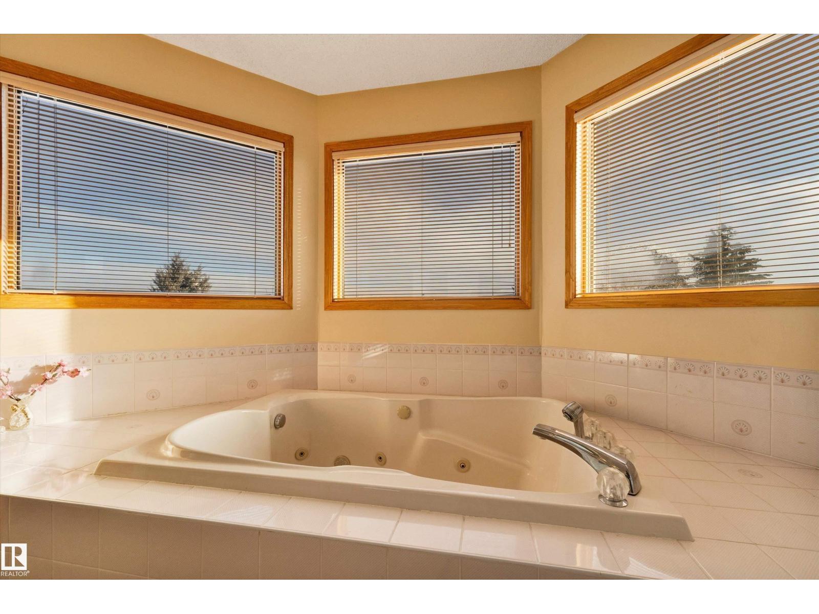 Photo 14 of 6119 156 Av Nw, Edmonton AB