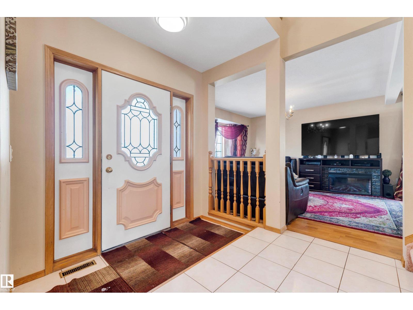 Photo 4 of 6119 156 Av Nw, Edmonton AB