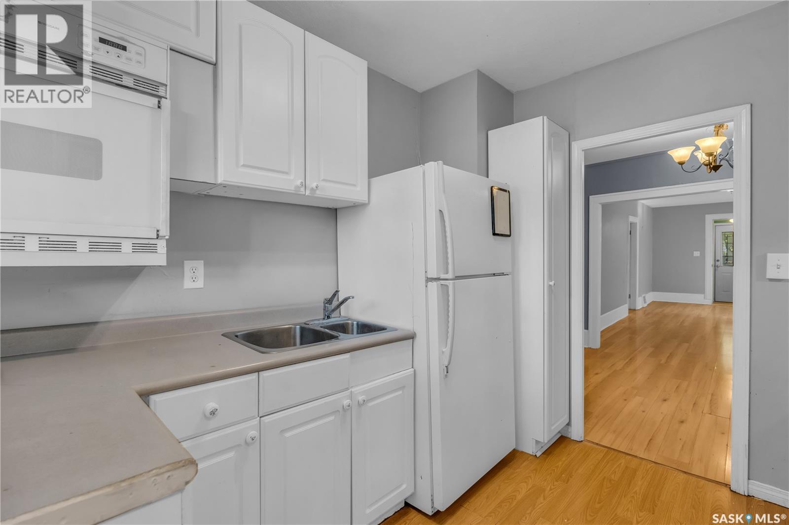 Photo 1 of 2056 Princess Street, Regina SK