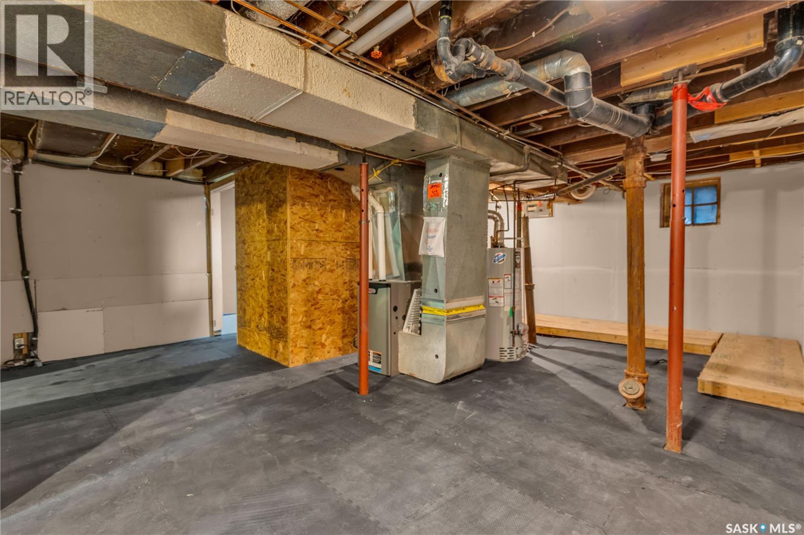 Photo 33 of 2056 Princess Street, Regina SK