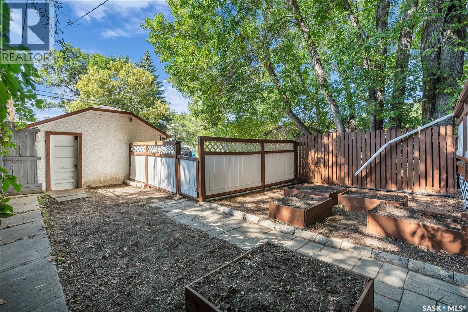 Photo 38 of 2056 Princess Street, Regina SK