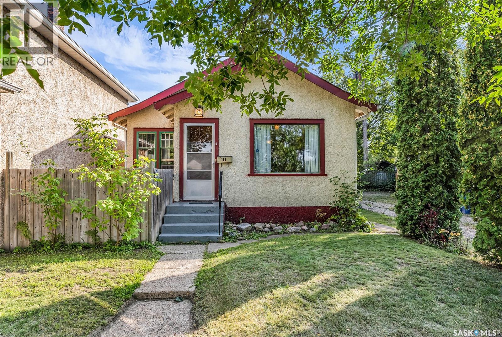 Photo 21 of 511 29th Street W, Saskatoon SK