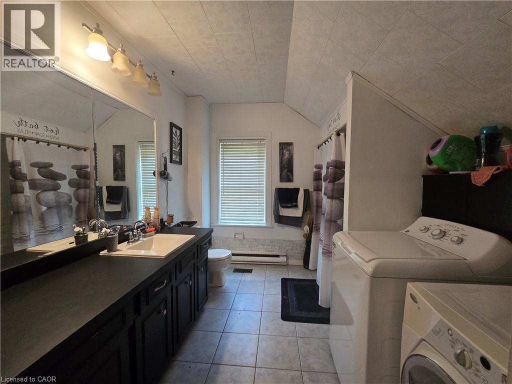 Photo 3 of 2081 John Street, Howick ON