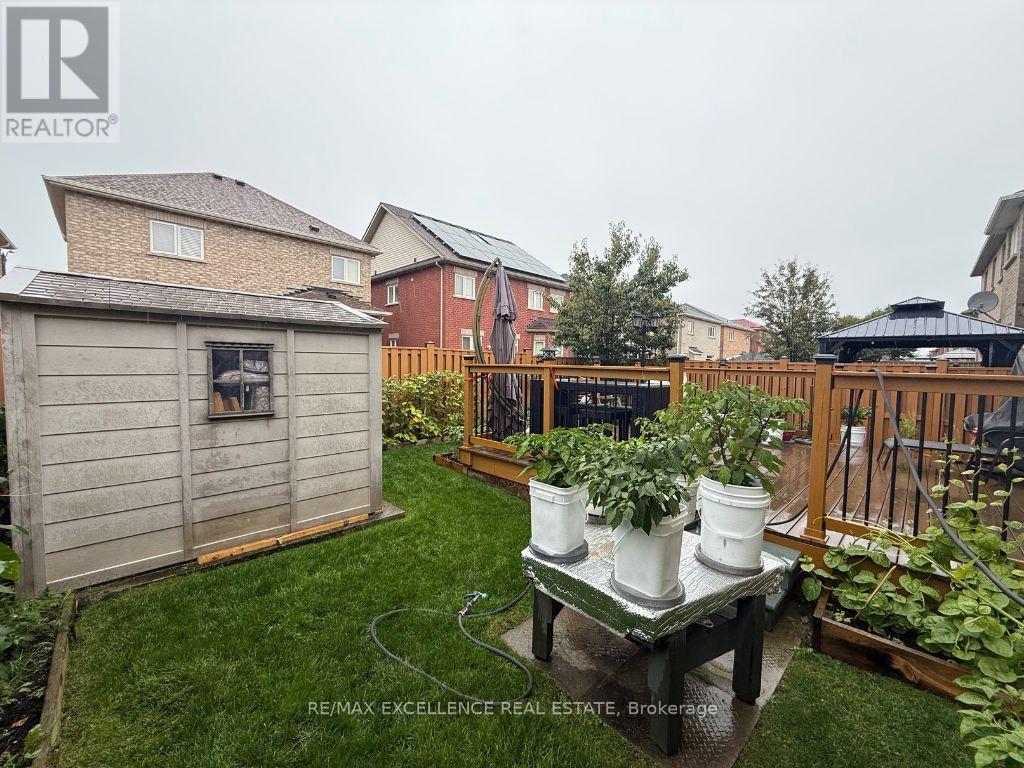 Photo 8 of 90 Game Creek Crescent, Brampton ON