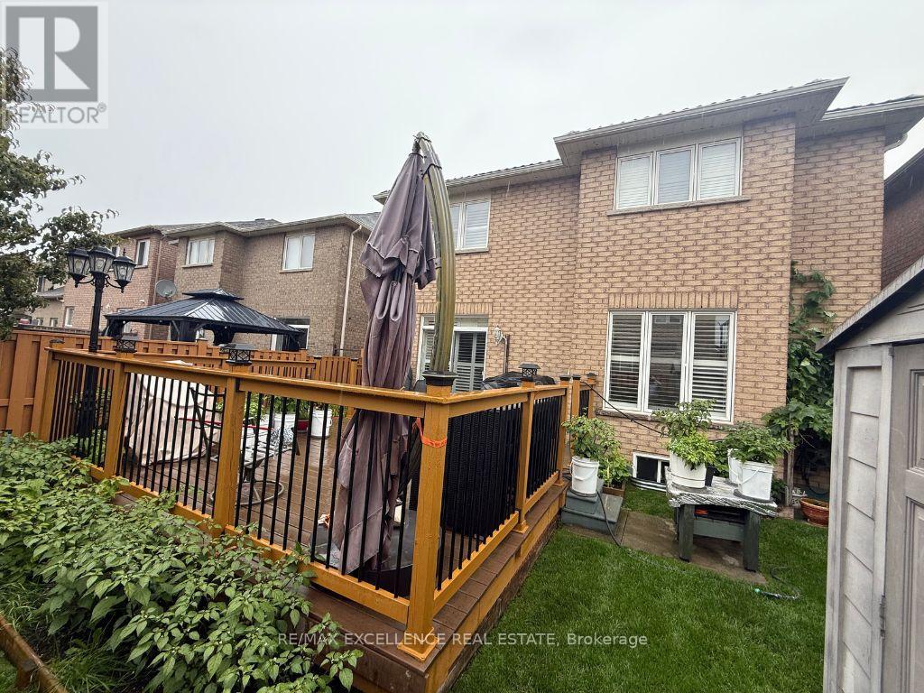 Photo 3 of 90 Game Creek Crescent, Brampton ON