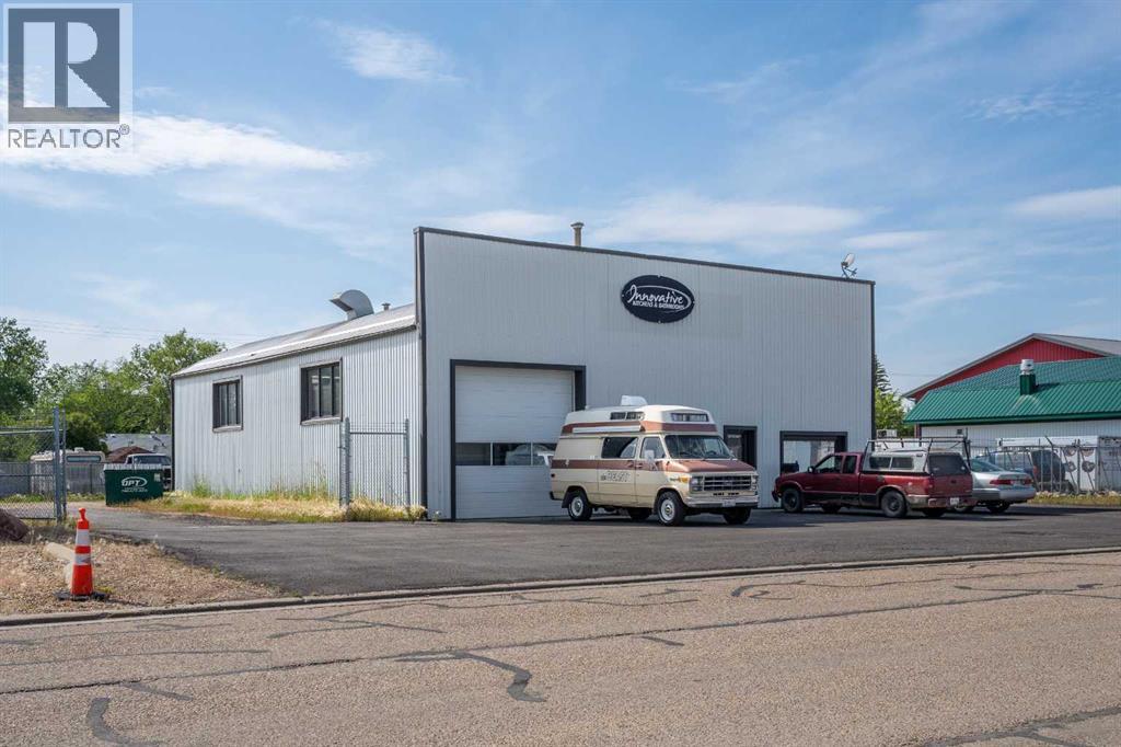 Photo 2 of 4712 44 Street, Camrose AB