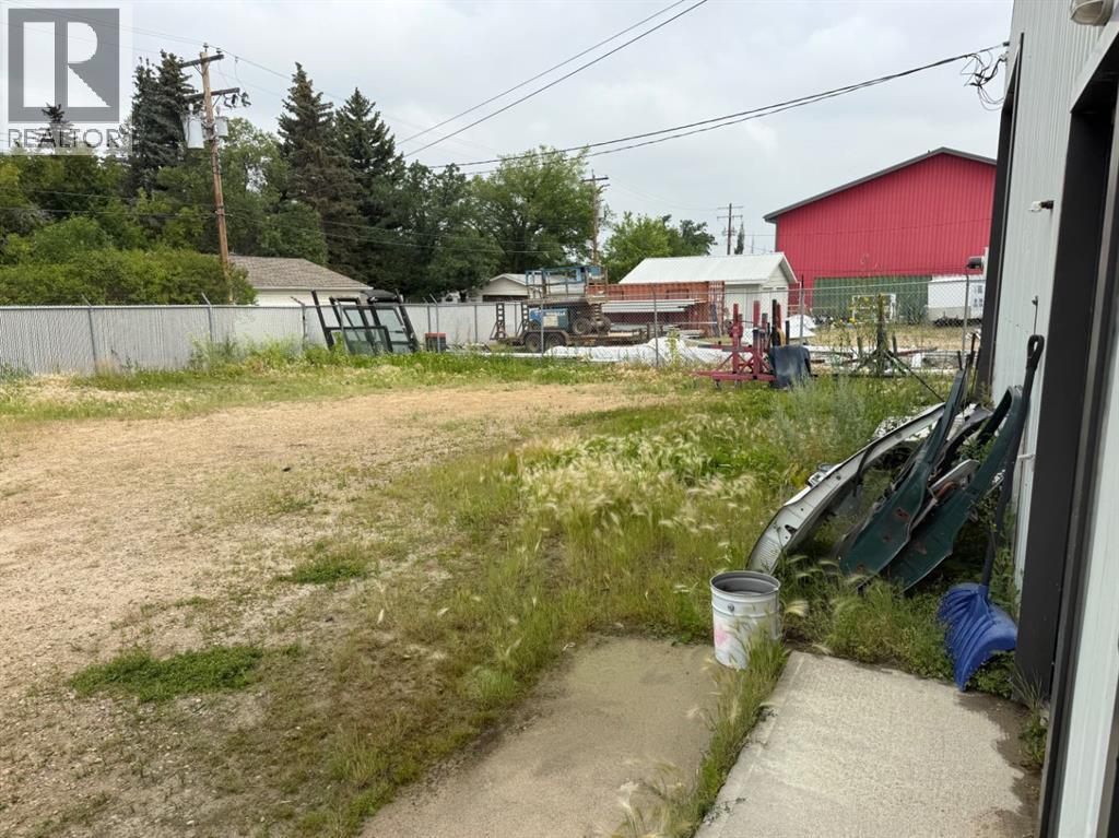 Photo 4 of 4712 44 Street, Camrose AB