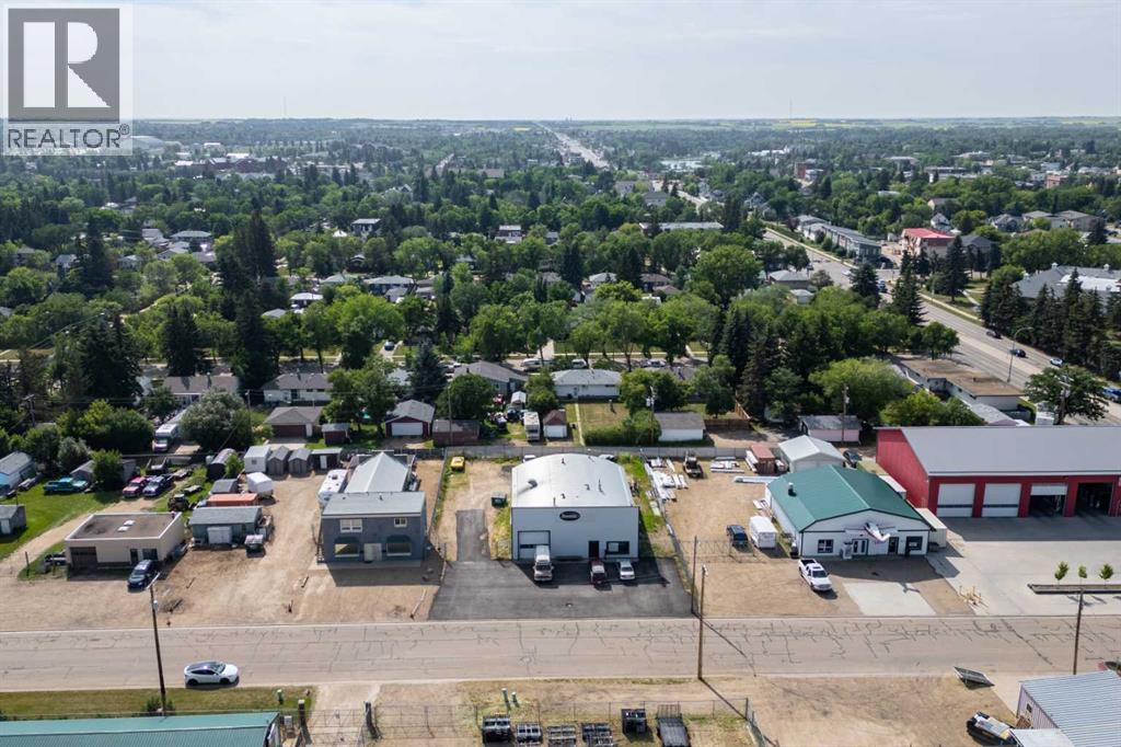 Photo 3 of 4712 44 Street, Camrose AB