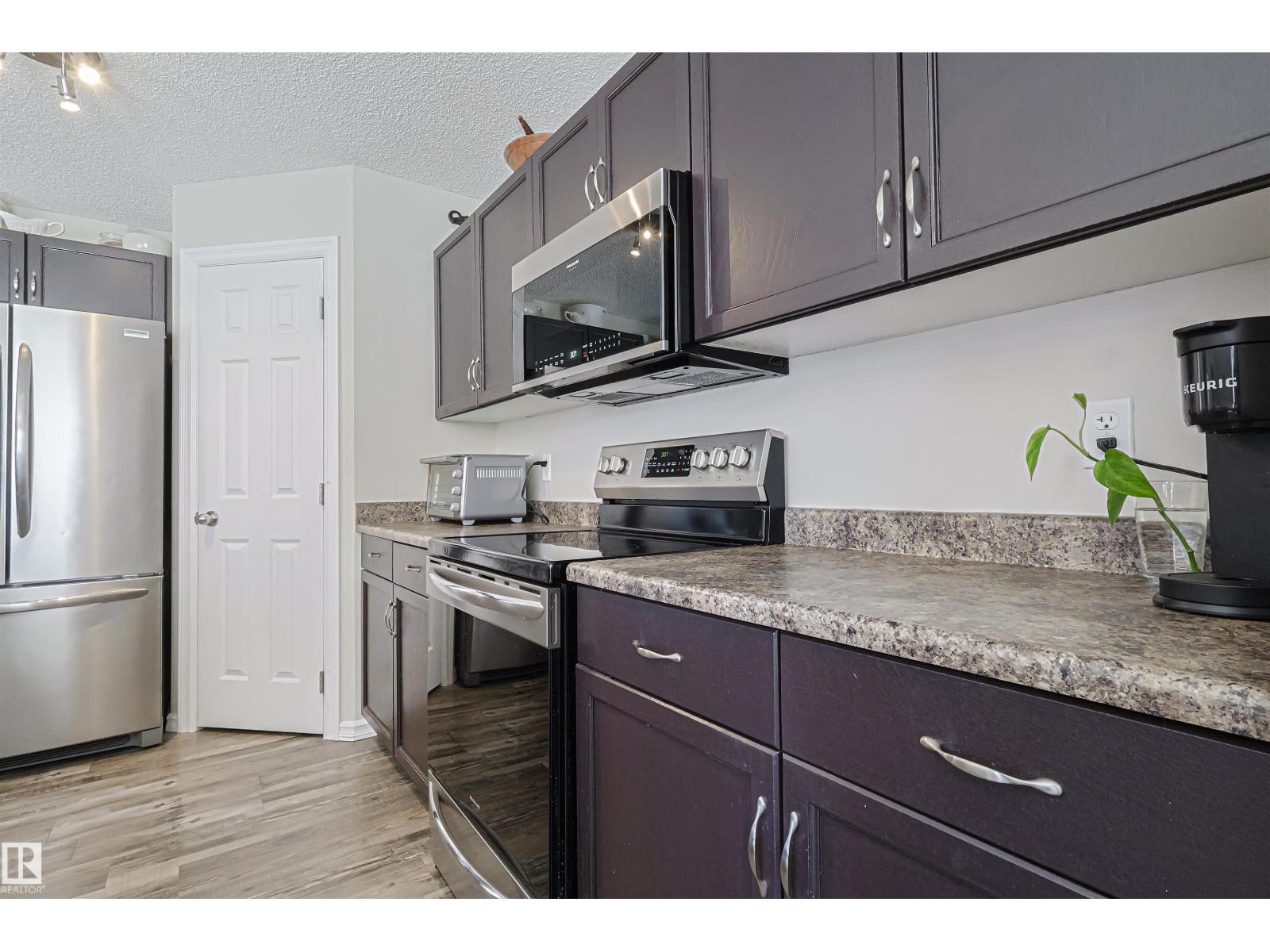 Photo 17 of 3242 23 St Nw, Edmonton AB