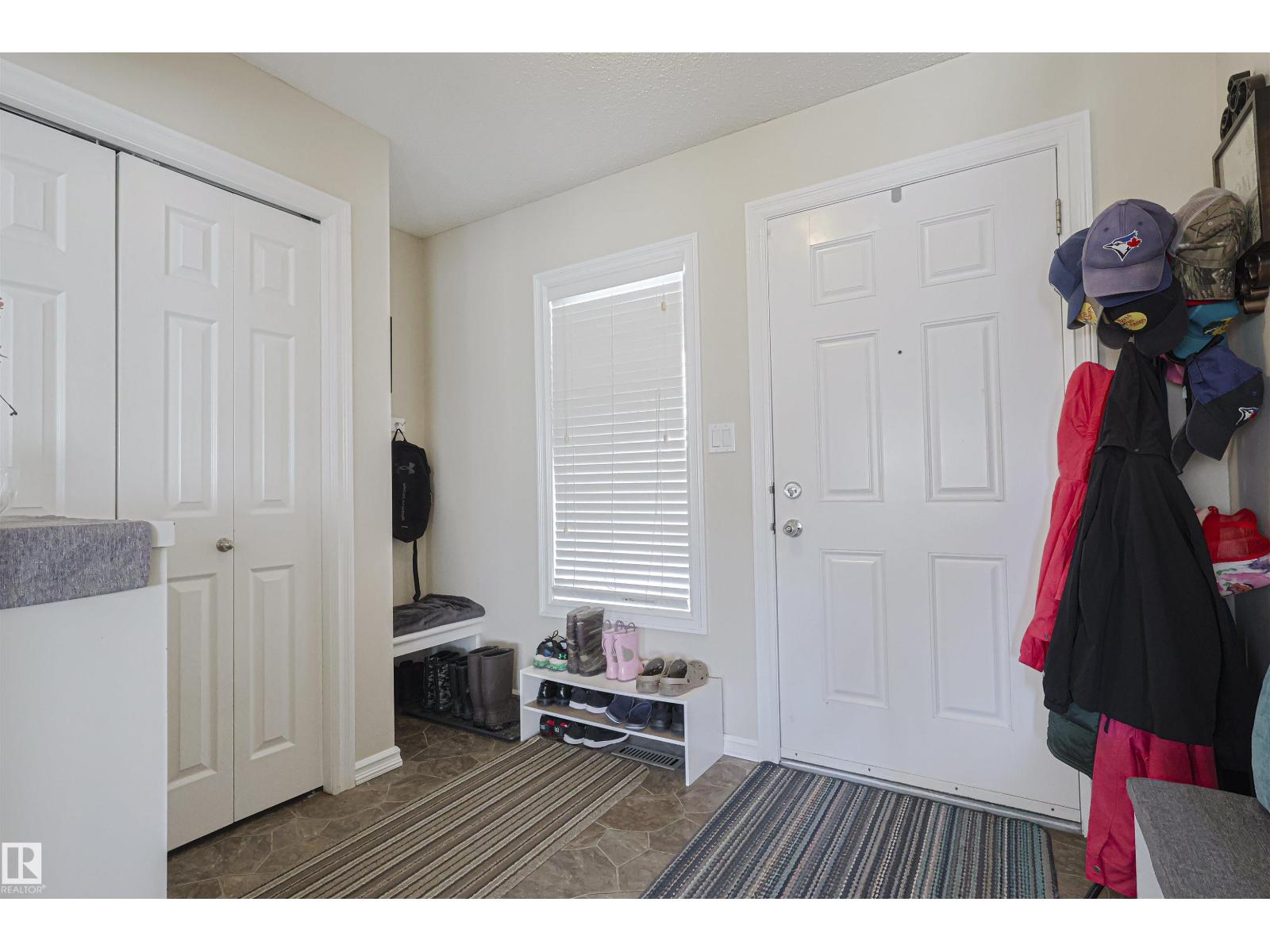 Photo 4 of 3242 23 St Nw, Edmonton AB
