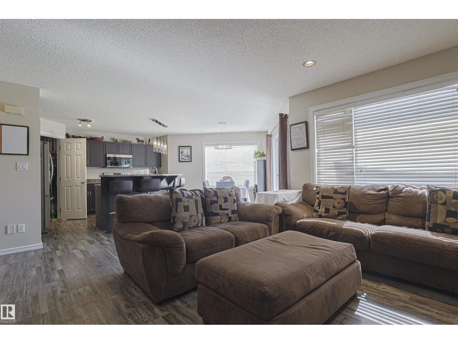 Photo 39 of 3242 23 St Nw, Edmonton AB